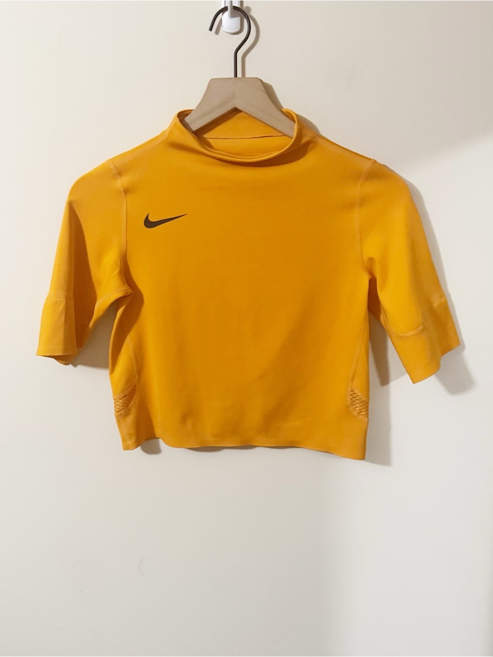 Nike Air Yellow Crop Top Shirt Size Small Activewear Summer Outdoors